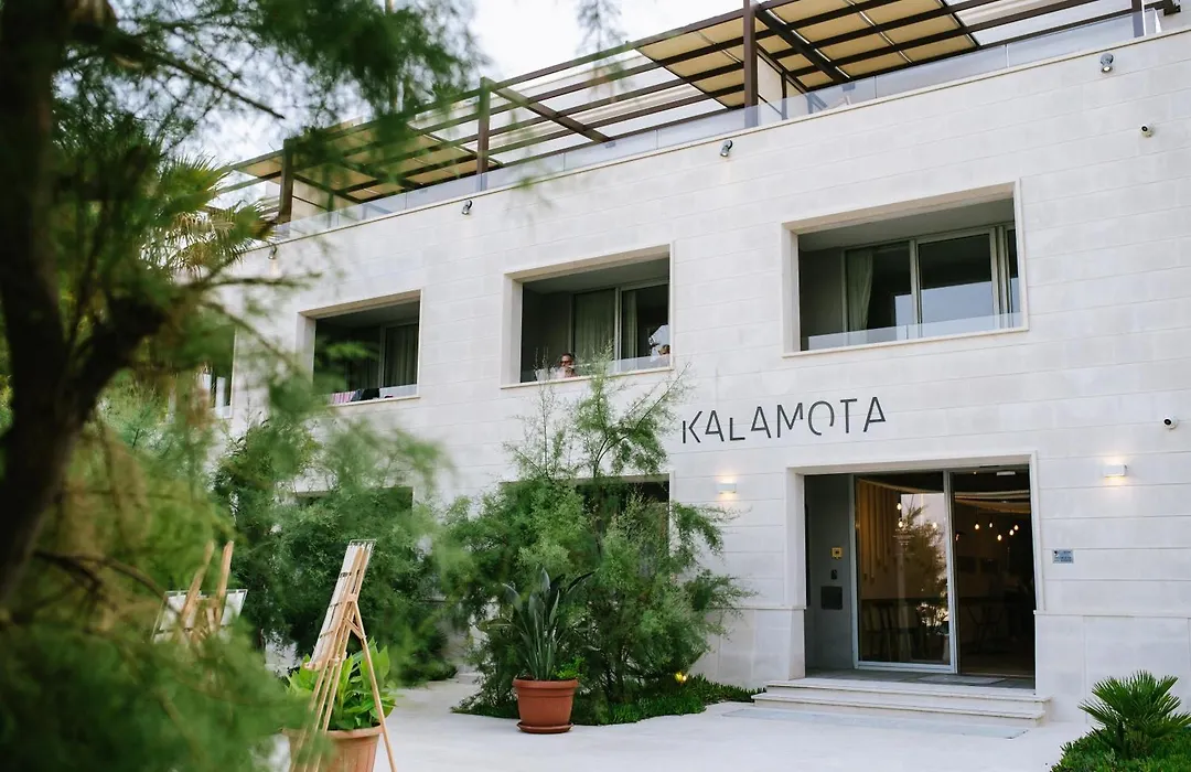 Kalamota Beach House-1