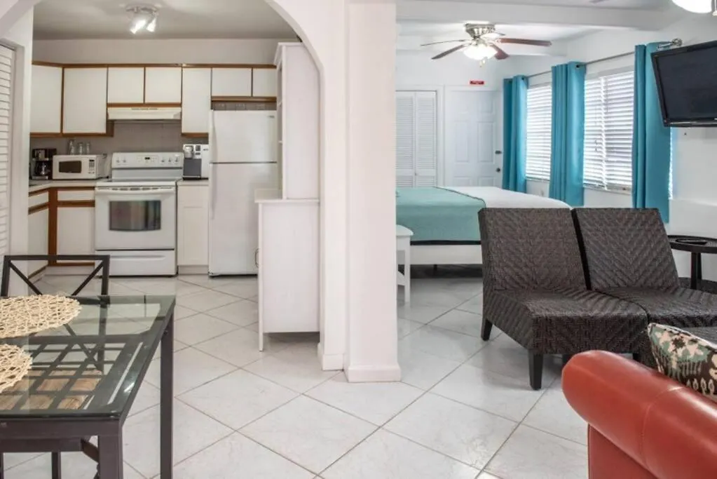 Aloha Apartments On The Intracoastal-Walk To The Beach-1