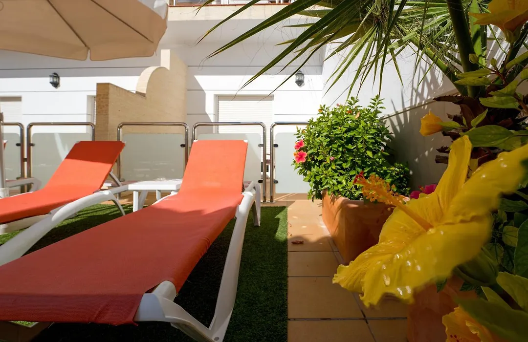 Hotel Apartamentos Loto Conil-1