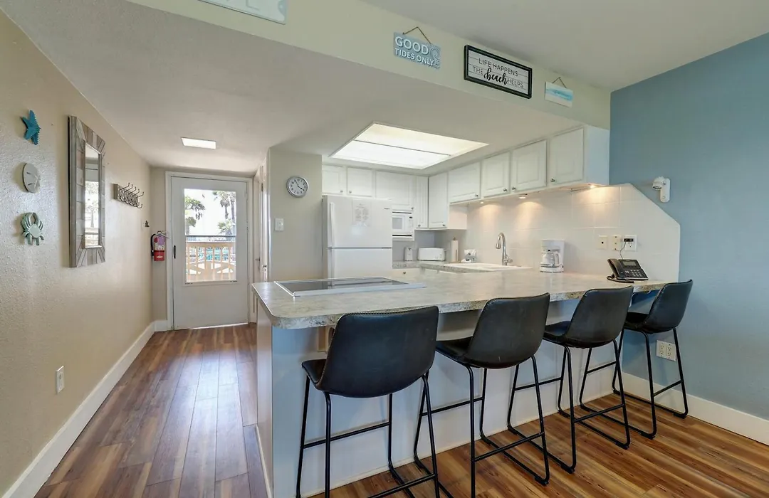 On The Beach Beachfront Condo Direct View & Access To Beach Heated Pool Island House Condominiums Unit 113-1