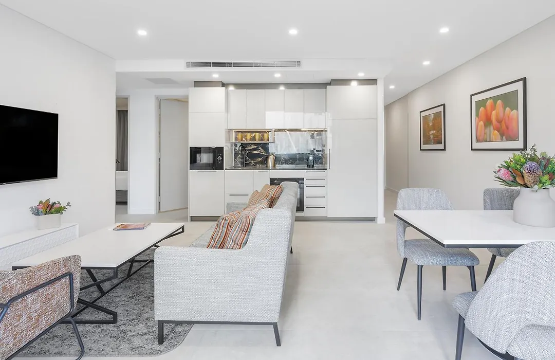 Meriton Suites Canberra-1