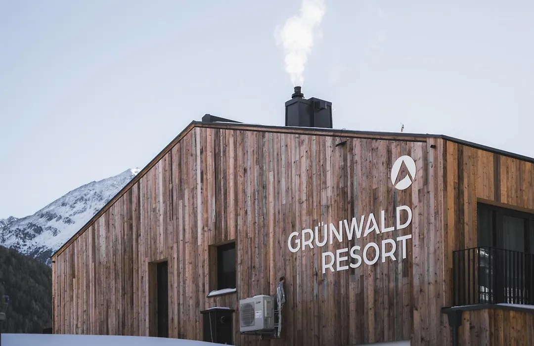 Gruenwald Resort Soelden Appartements Und Chalets Mit Pool-1