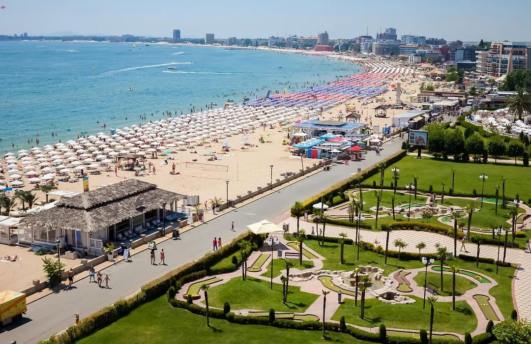 Dit Majestic Beach Apart Hotel-1