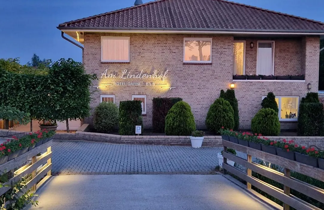 Hotel Garni Am Lindenhof Bunde-1