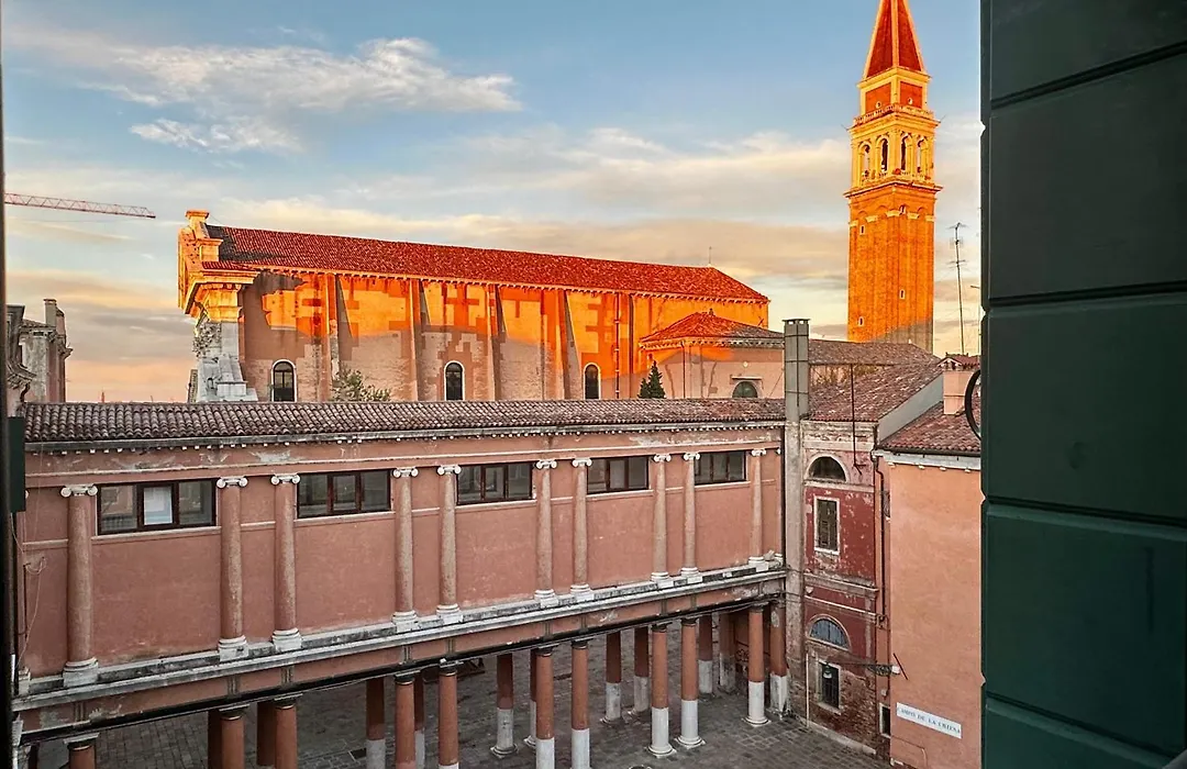 Palazzo Contarini Della Porta Di Ferro-1