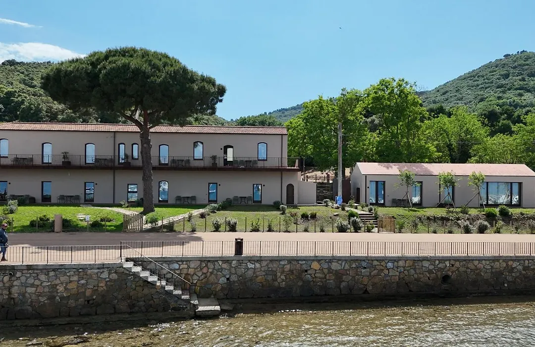 Porto Baratti Residence-1