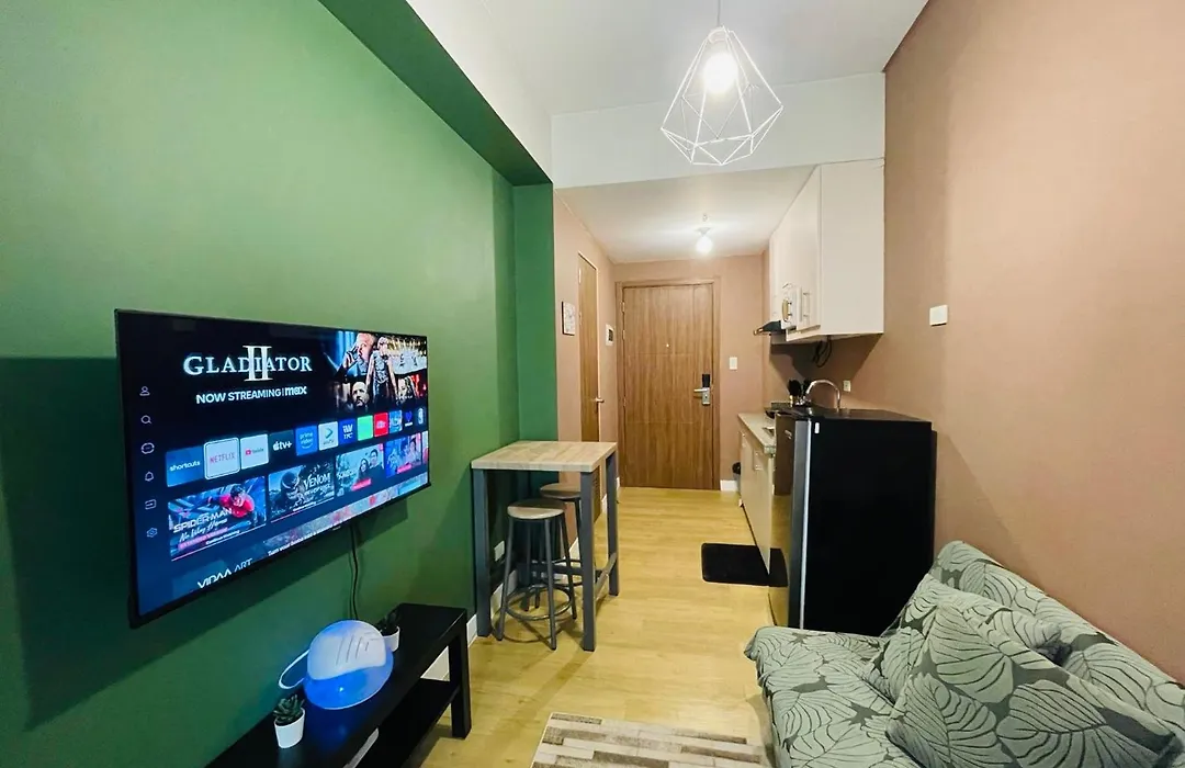 Spring Residences - 2Br Condo Near Airport With Balcony And Pool Views-1