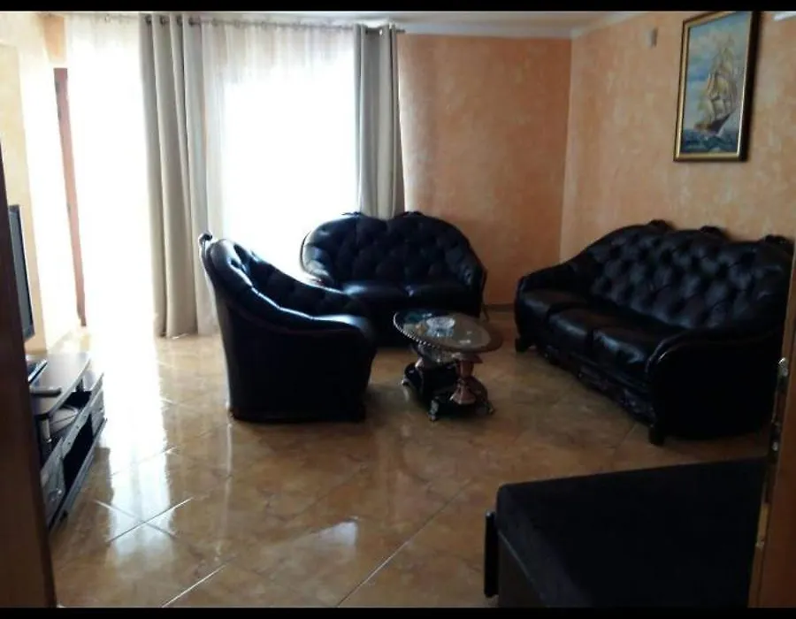 Villa M-1