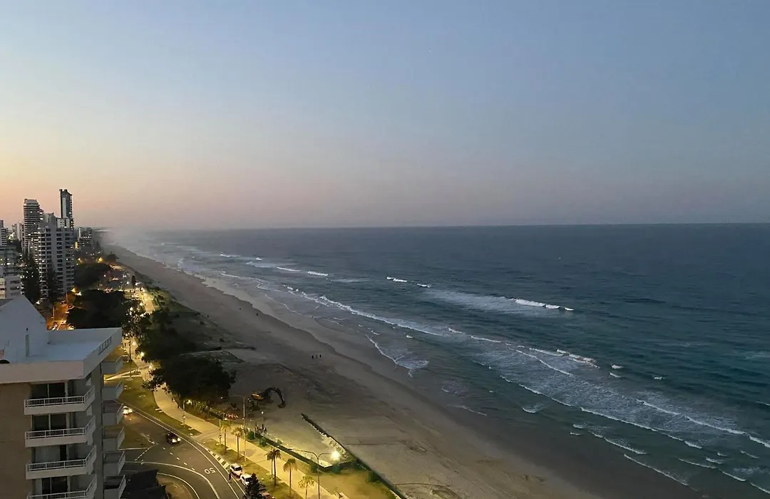 Hi Surf Beachfront Resort Apartments Official Site-1