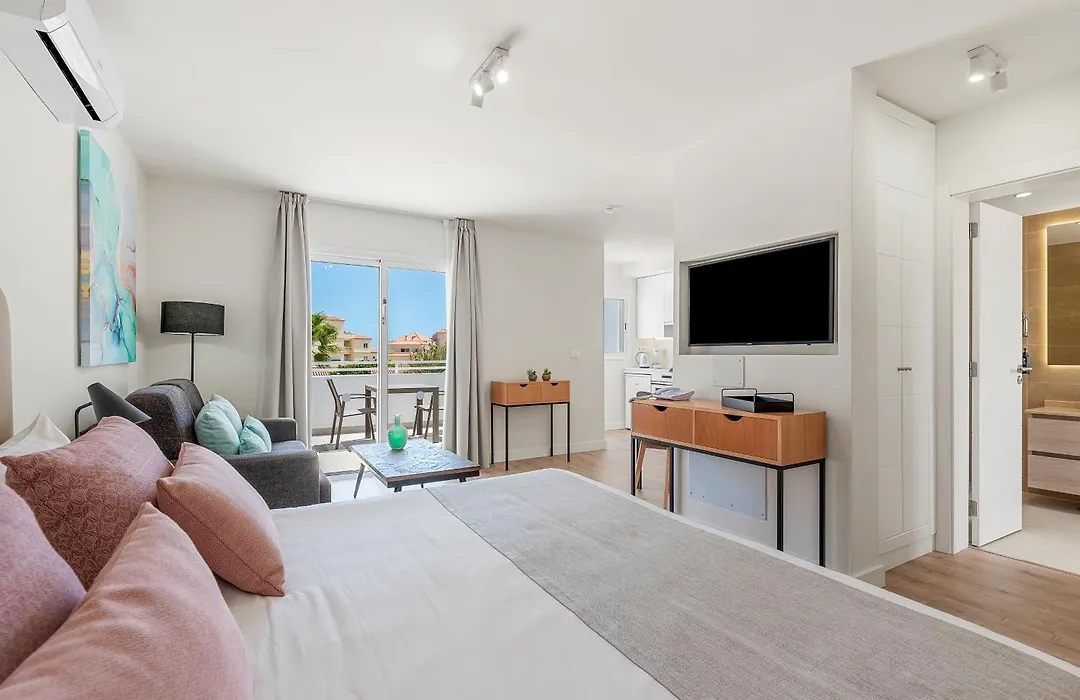 Wyndham Residences Golf Del Sur-1