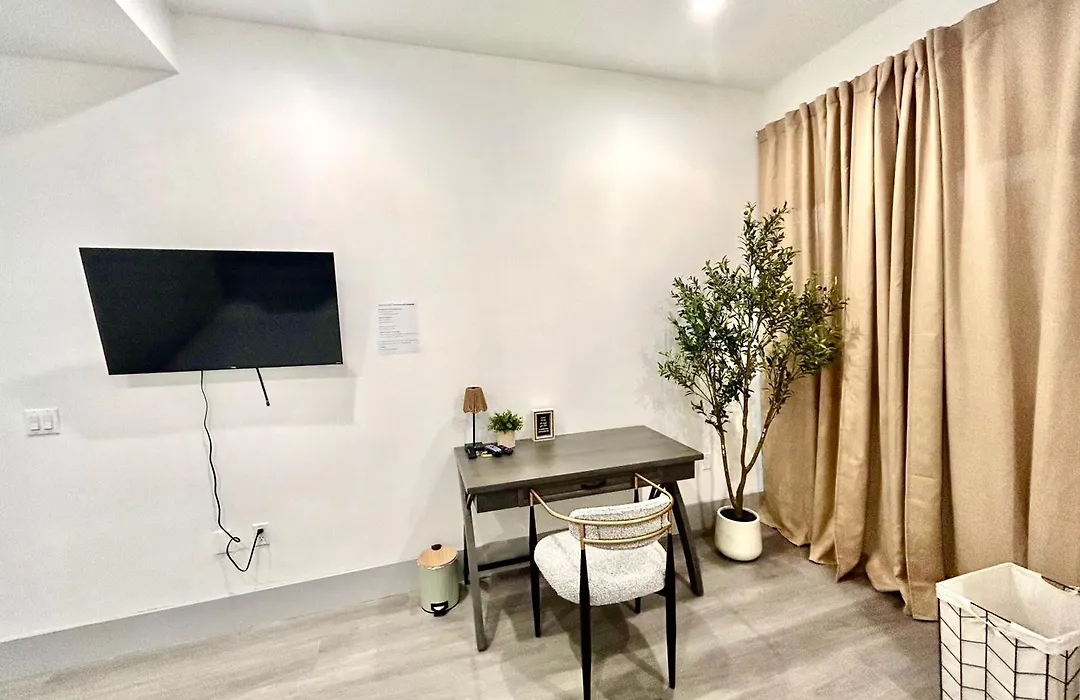 New Lux Skyline Loft In La-1