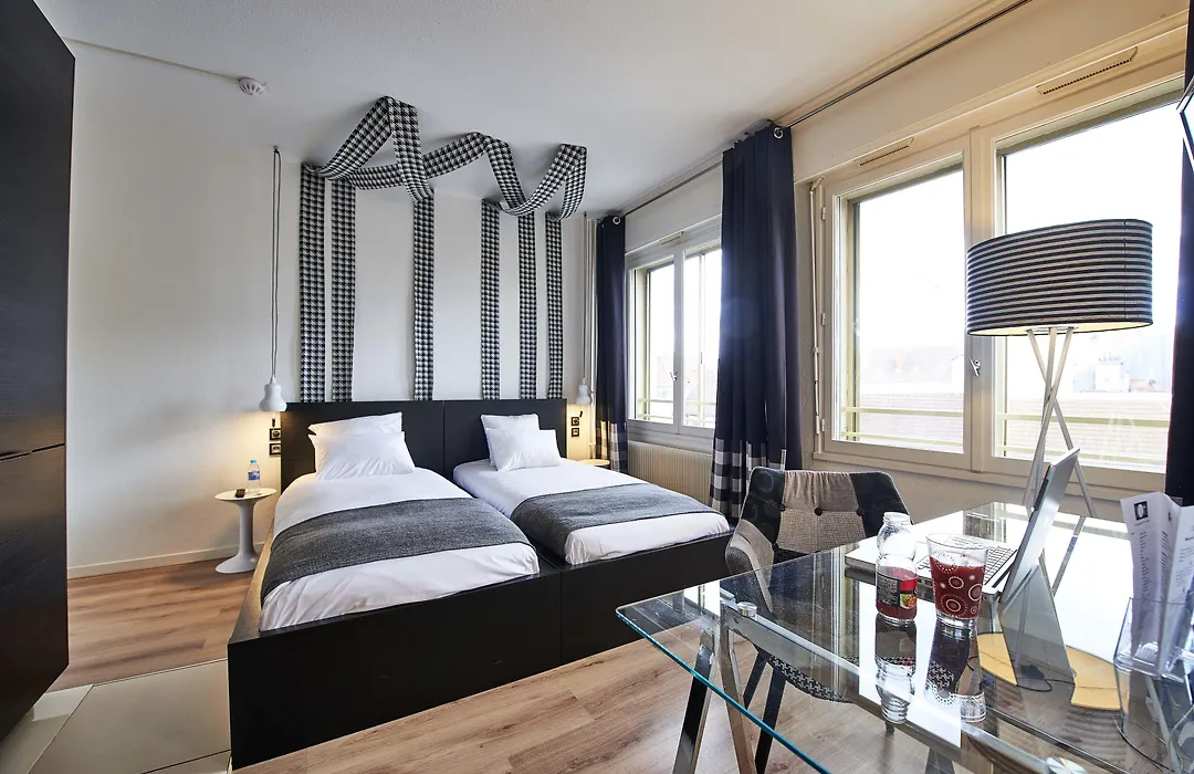 L'aparthoteL LhL-1
