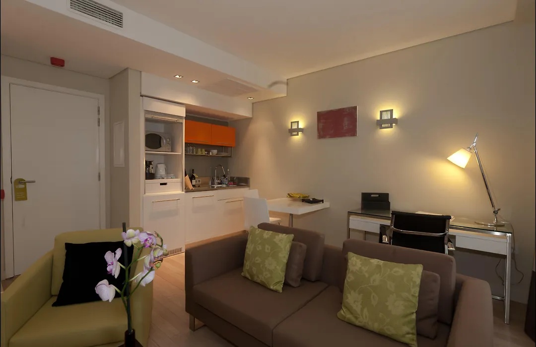 B-Aparthotel Grand Place-1