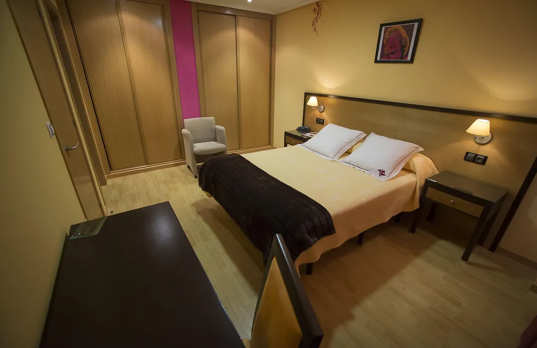 Aparthotel Arenteiro-1