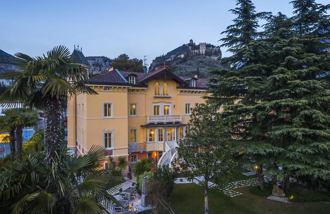 Villa Italia Luxury Suites And Apartments-1