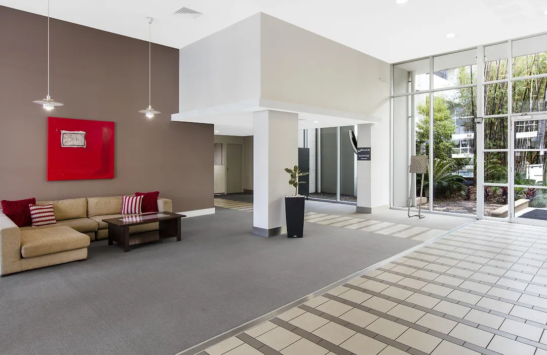 Oaks Brisbane Mews Suites-1