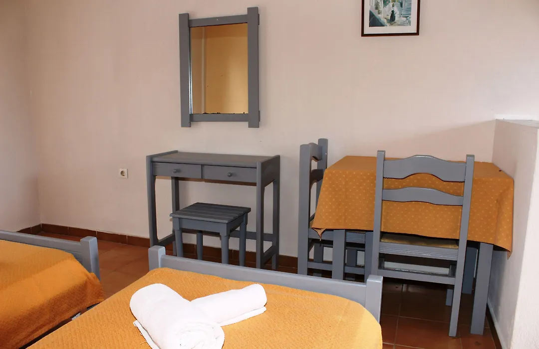 Sandy Beach Complex - Poolside Studios & Seaside Apartments-1