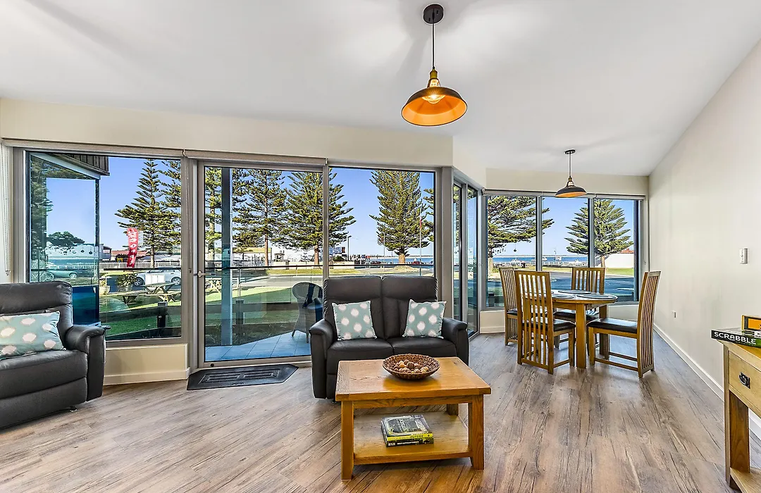 Bonnies Of Beachport-1