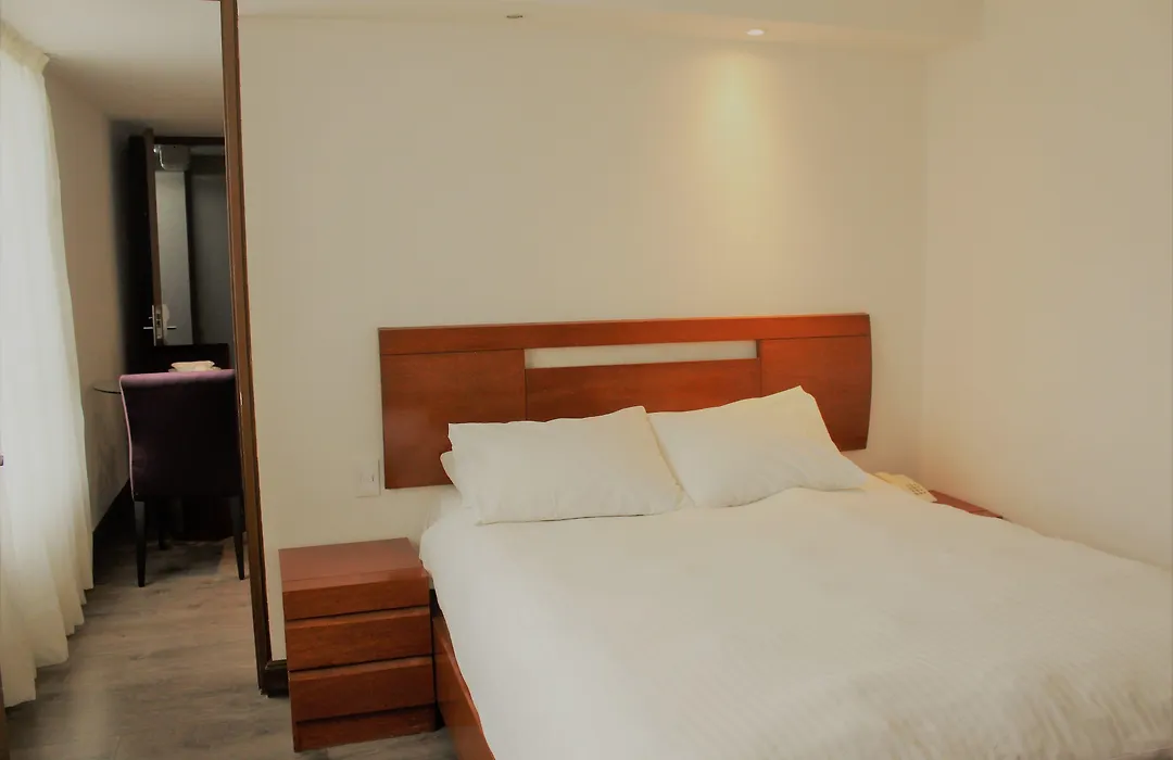 Condesa Suites-1