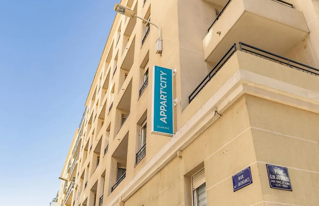 Appart'City Classic Lyon Part Dieu Garibaldi-1