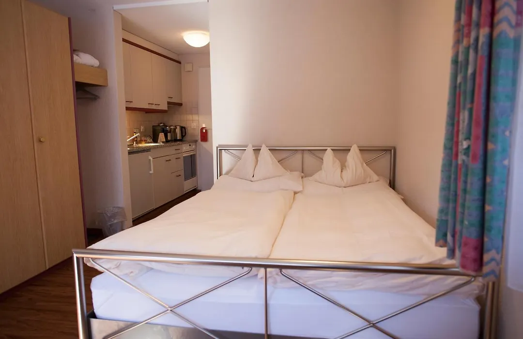 Eiger Guest House - Grindelwald-1