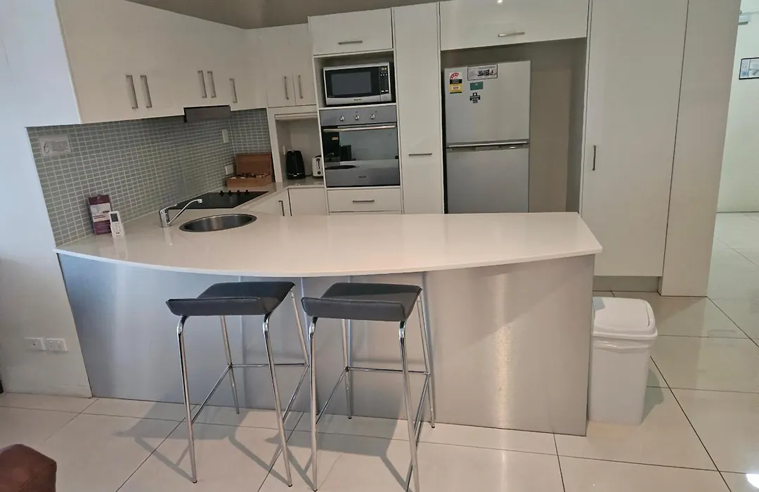 Gladstone City Central Apartment Hotel Official-1