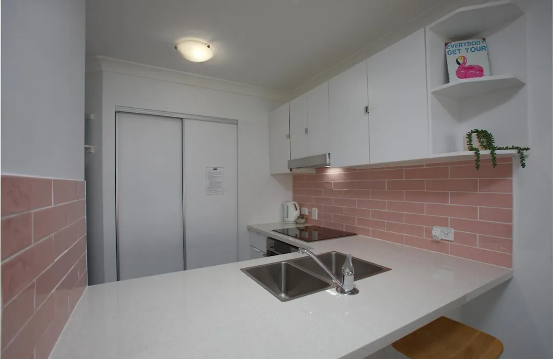 Bila Vista Kirra Beachside Apartments-1
