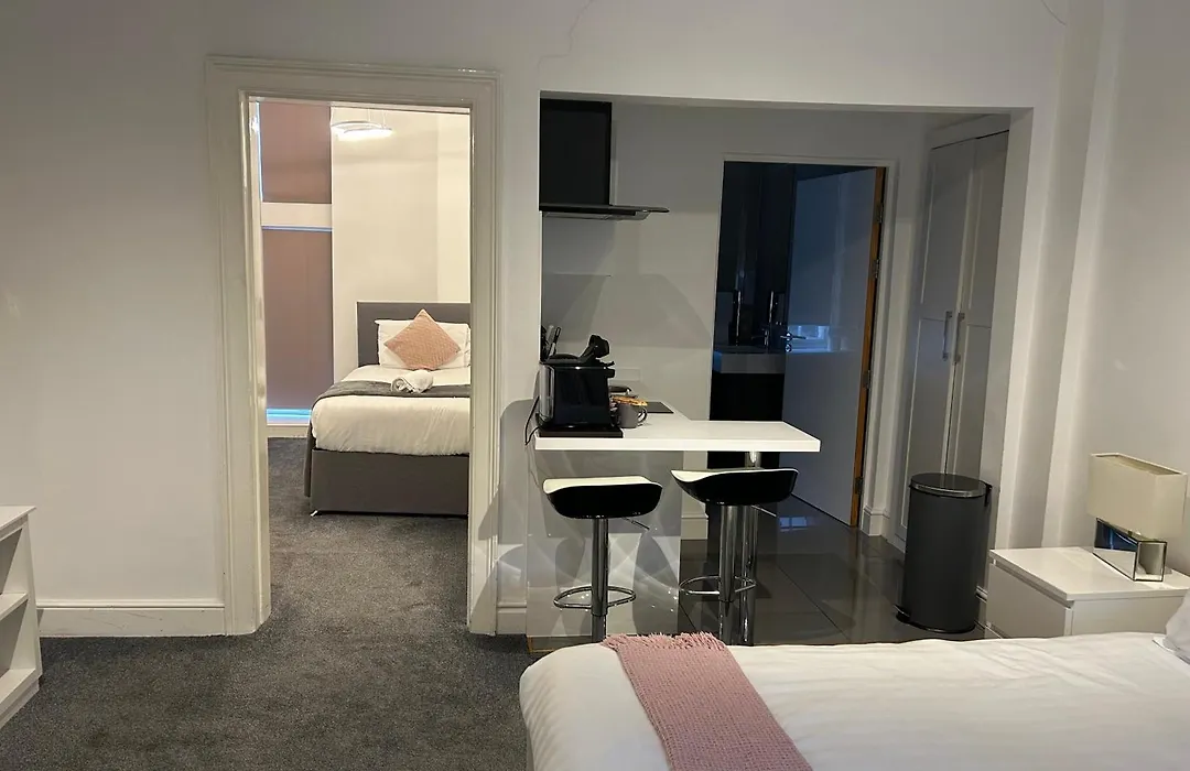 Sun Street Aparthotel-1