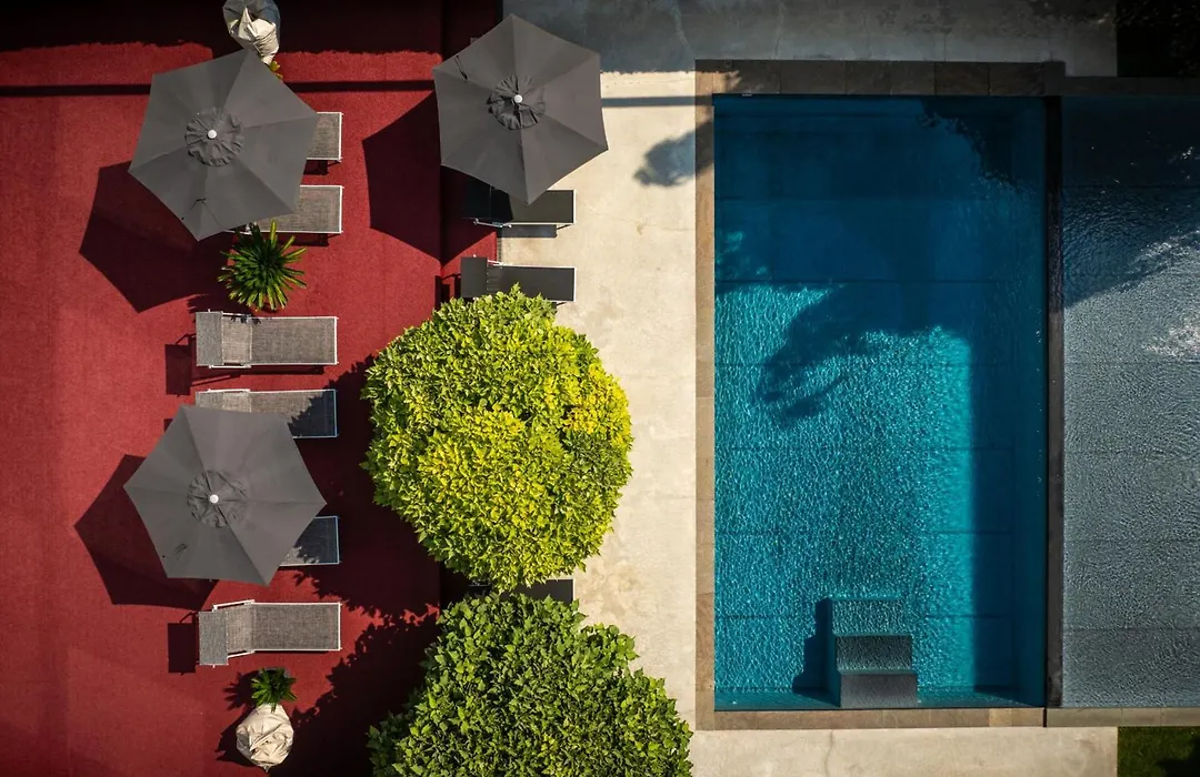 Goldfinger + Suites-1