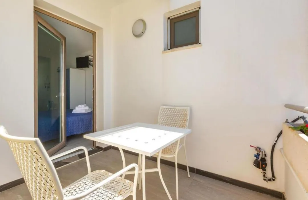 Maresidence - Appartamenti vicino la spiaggia by BarbarHouse-1