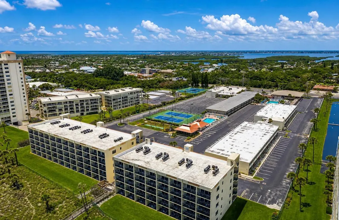 Ocean Landings Resort Cocoa Beach Port Canaveral-1