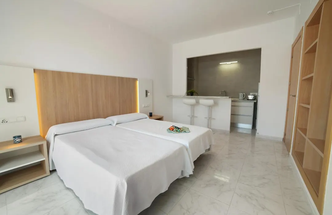 Apartamentos Playa Sol-1