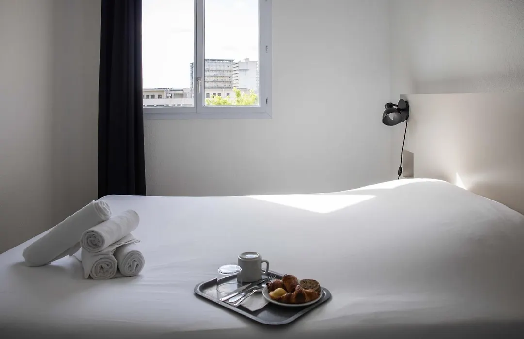 Ténéo Apparthotel Bordeaux Gare Saint Jean-1