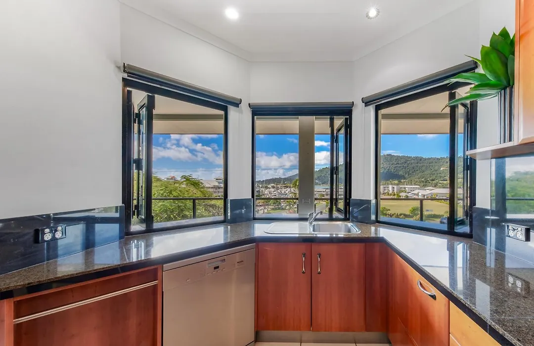 At Waterfront Whitsunday Retreat - Adults Only-1