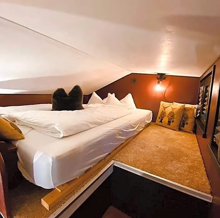 Tiny House Bigge im PIER9 Tiny House Hotel-1