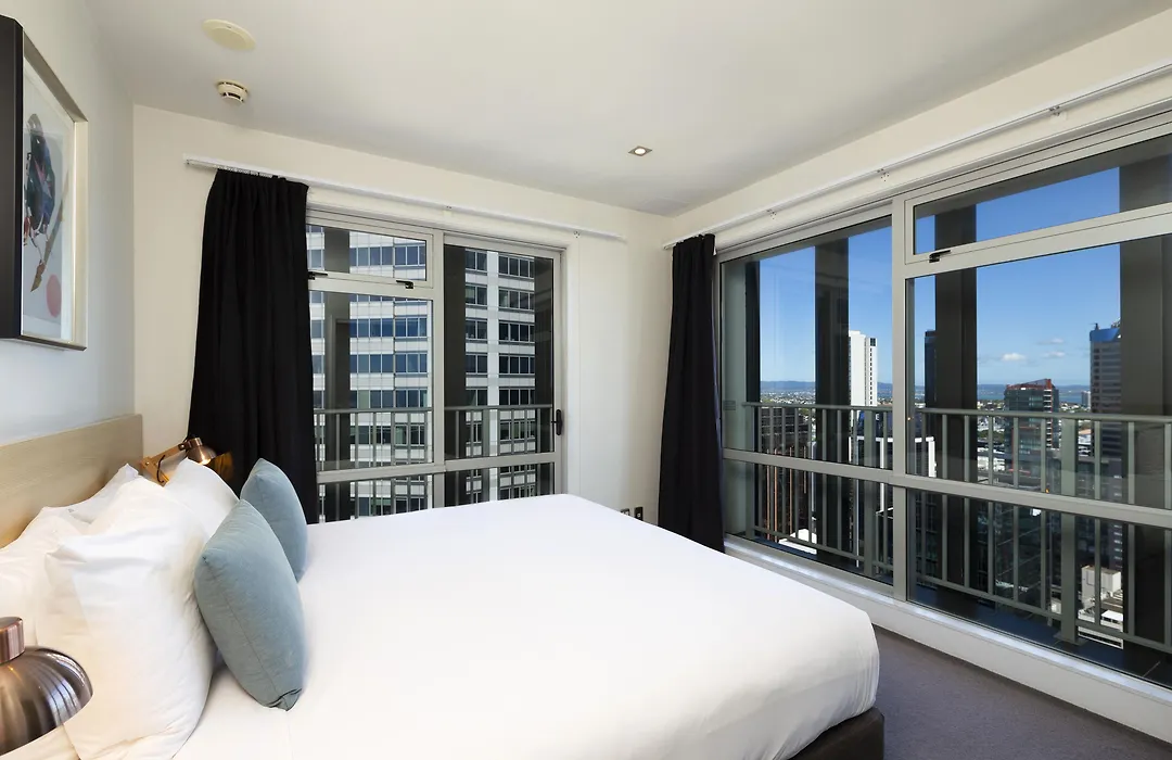 Auckland Harbour Suites-1