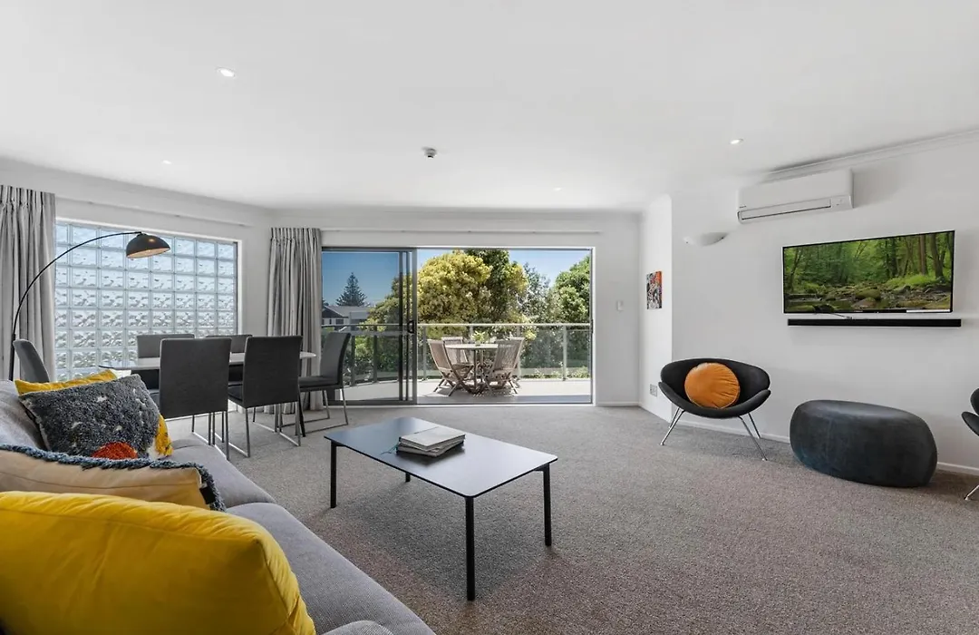 The Reef Beachfront Apartments-1