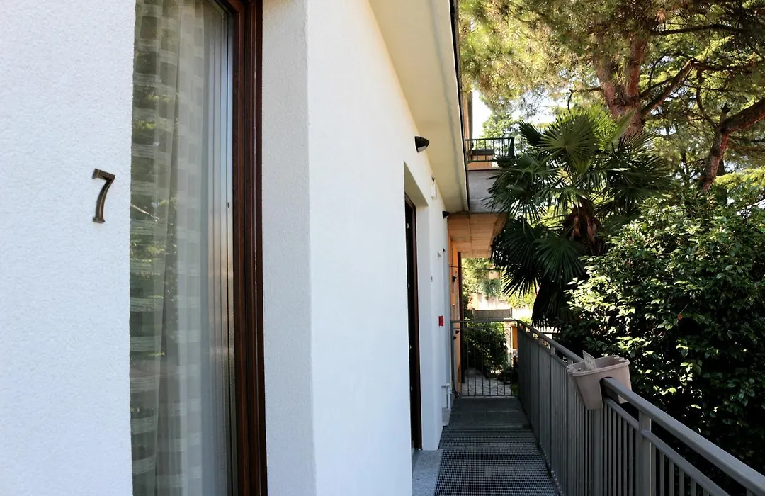 Paradeisos Residence Sas-1