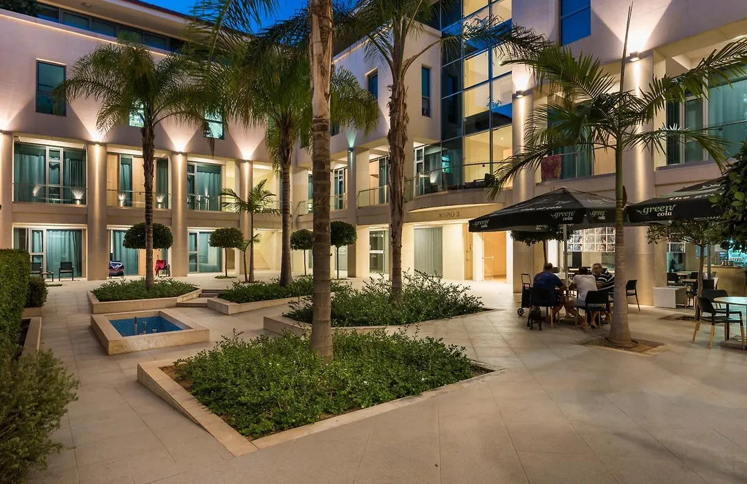 Trianon Luxury Apartments & Suites-1