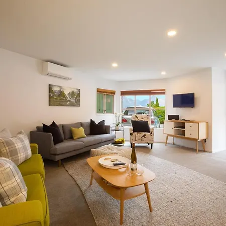 Cranbury Court Apartments-3