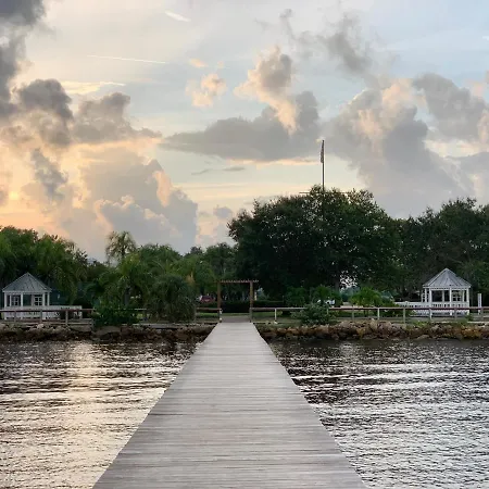 Resort Condo, Private Beach, Balcony With Water Views Bayside Retreat-3