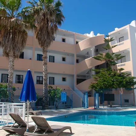 Harriets Apartments-3