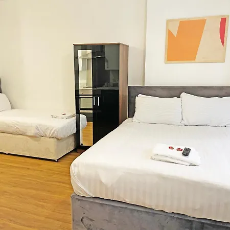 8 Stanley Street Apart-Hotel-2