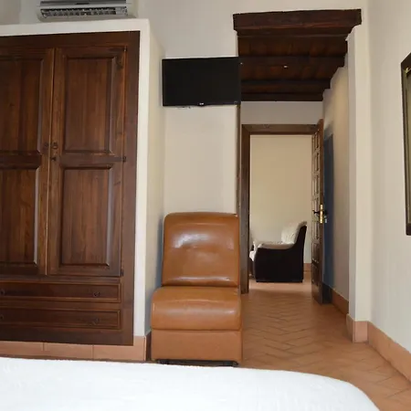 Apartamentos Turísticos - Hostal Los Alisos-2