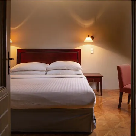 Charles Bridge Heritage Suites By Salvator Hotels-2