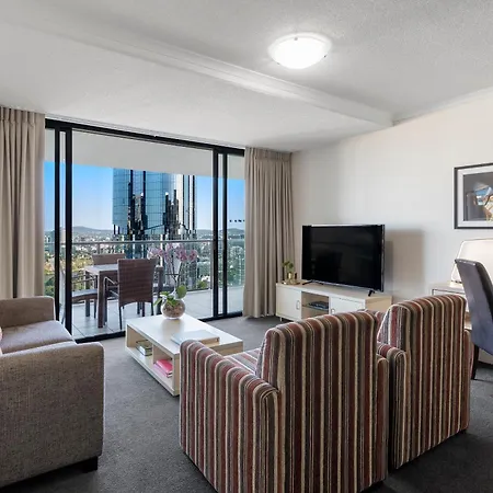Oaks Brisbane River City Suites-2