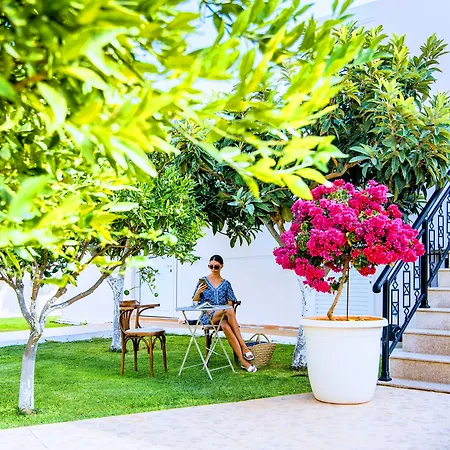 Yiannis Manos Hotel Resort-3
