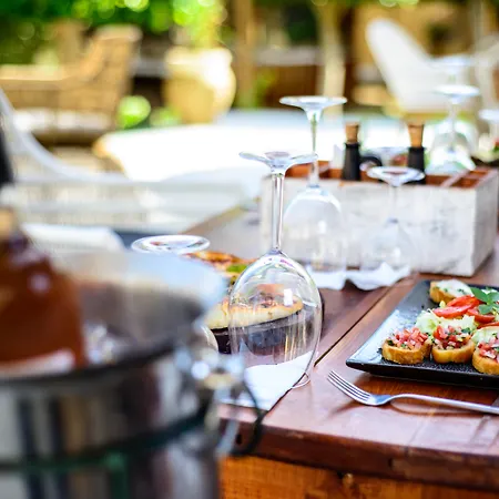 Suites Hotel Les Charmilles & Spa-2