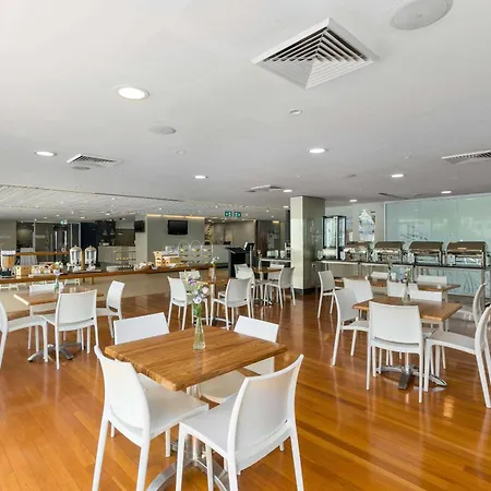 Quality Suites Pioneer Sands-3