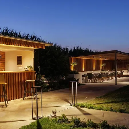 V Luxury Suites-3